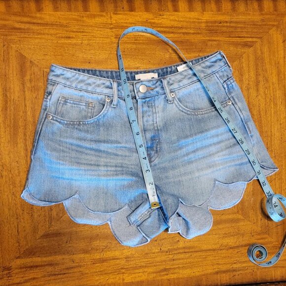 H&M Light Blue Scalloped Button Fly Denim Shorts - Picture 10 of 10